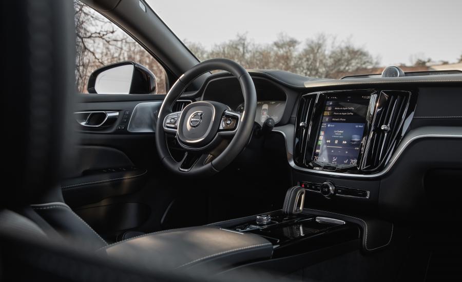 Торпедо Volvo V60 T8 Polestar Engineered 2019 года  (NA) (фото 3 из 26)